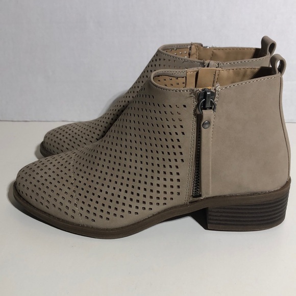 womens dress boots wide width